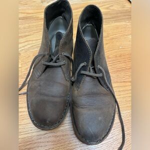 Men’s Clarke chukka boots size 9
